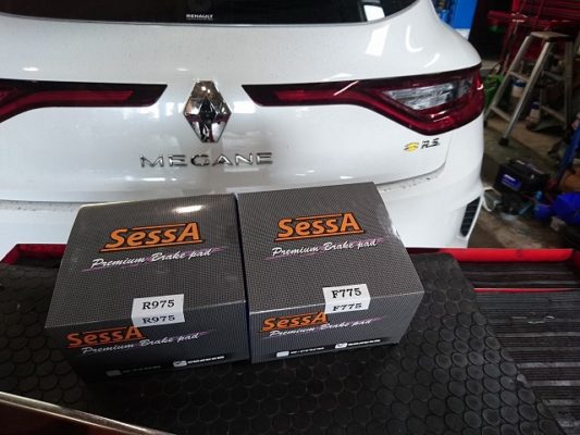 SessA ノンダストブレーキパッド for MEGANE4 RS | RED POINT