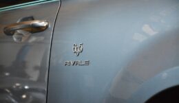 695RIVALE 上質化を求めてのご提案<br>ノーマルの良さを引き立たせます