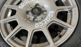 Sparco TERRAにタイヤ組付け作業<br>MICHELIN Primacy 4