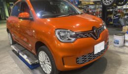 TWINGO3は12か月点検を行いました。