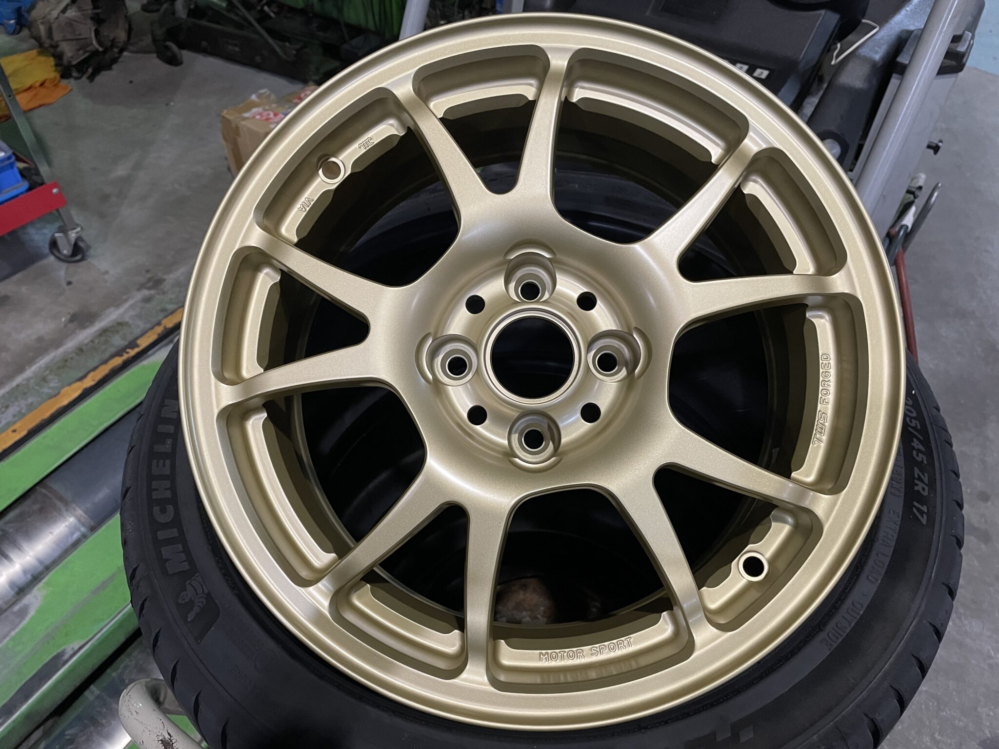 アバルト595リヤビッグローター装備車ホイール適合確認 | RED POINT 