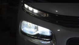 PWMコンバータ併用でのLEDコンバート<br>ベルランゴの明るさ確保はお任せ下さい