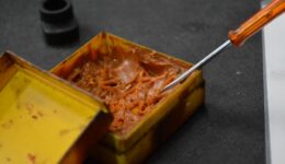 アナログこそ自動車整備の基本