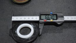 エンジンオイル漏れ・クランクシャフトシール<br>プジョー106s16