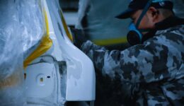 目の届かぬ工房でキメ細かな作業を<br>106MAXIの今