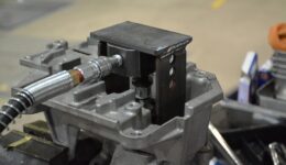 ルノーのミッションマウント<br>勘合外しの秘技