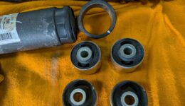 FIAT500のリヤサス異音解決!<br>ショック交換なしで性能復活です。