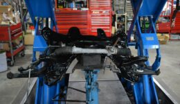 各部をブラッシュアップしながら組付け作業の進行