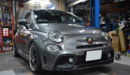 アバルト595に定番のアイテムをセット